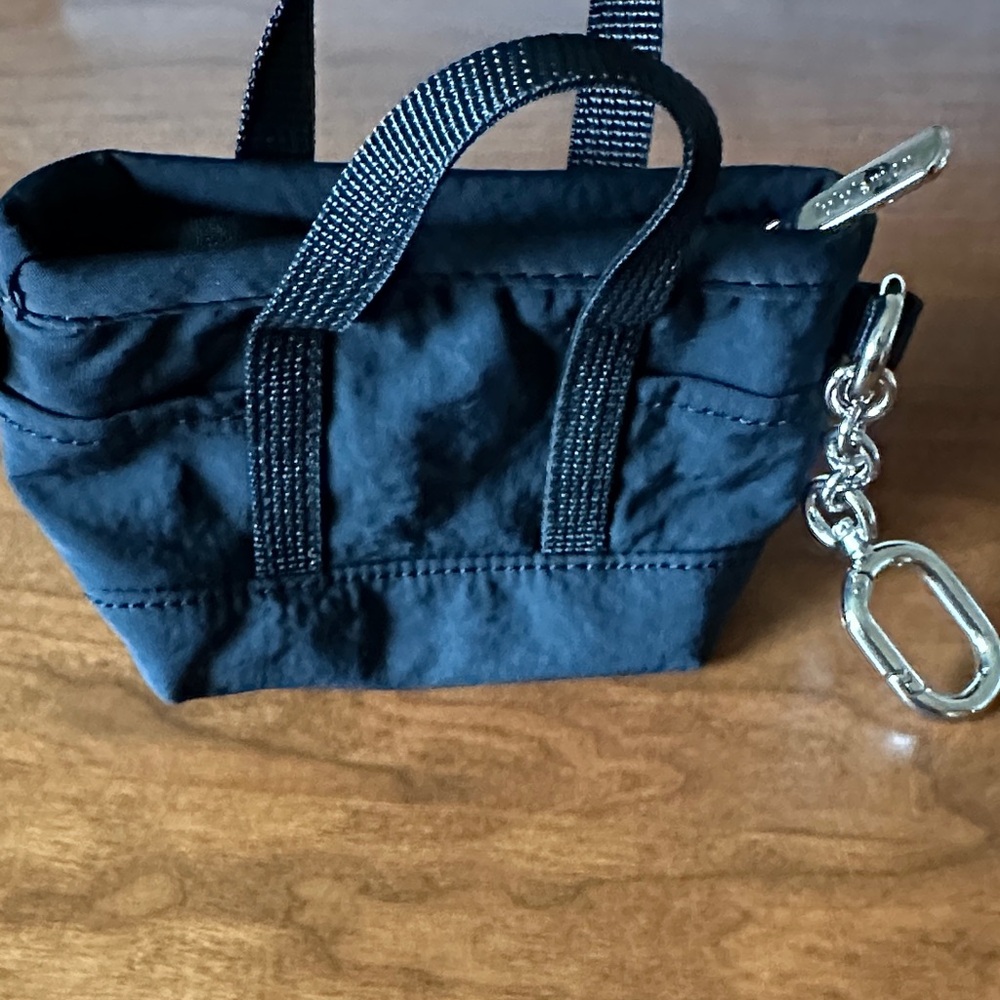 lululemon athletica Black Mini Tote Keychain Pouch - Picture 5 of 8